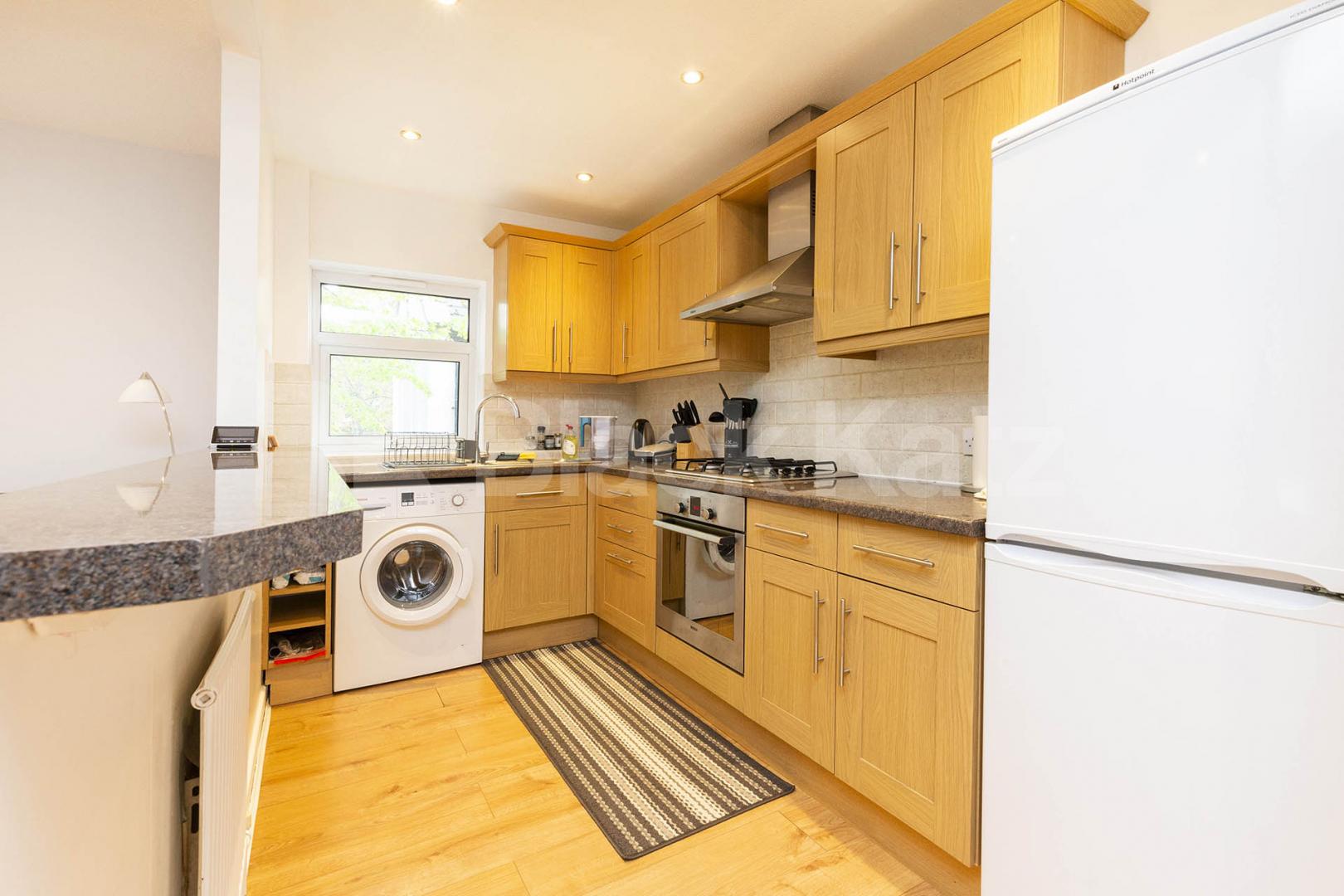 Modern Apartment Trebovir Road, Earls Court